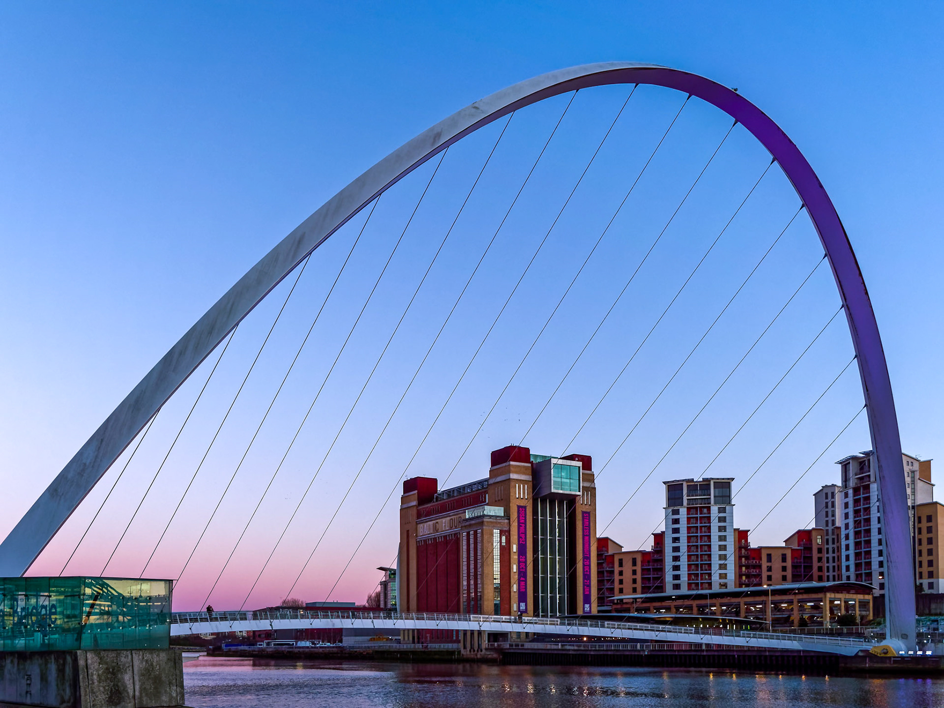 GATESHEAD, TYNE AND WEAR/UK - JANUARY 20 : View of the Millennium Bridge at dusk in Gateshead, Tyne and Wear on January 20, 2018