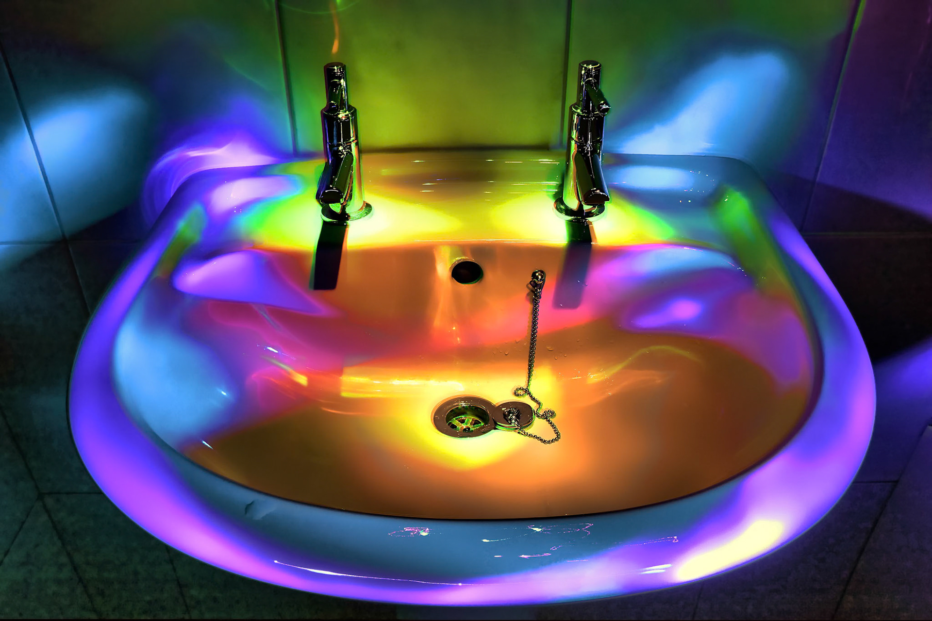 Technicolour basin