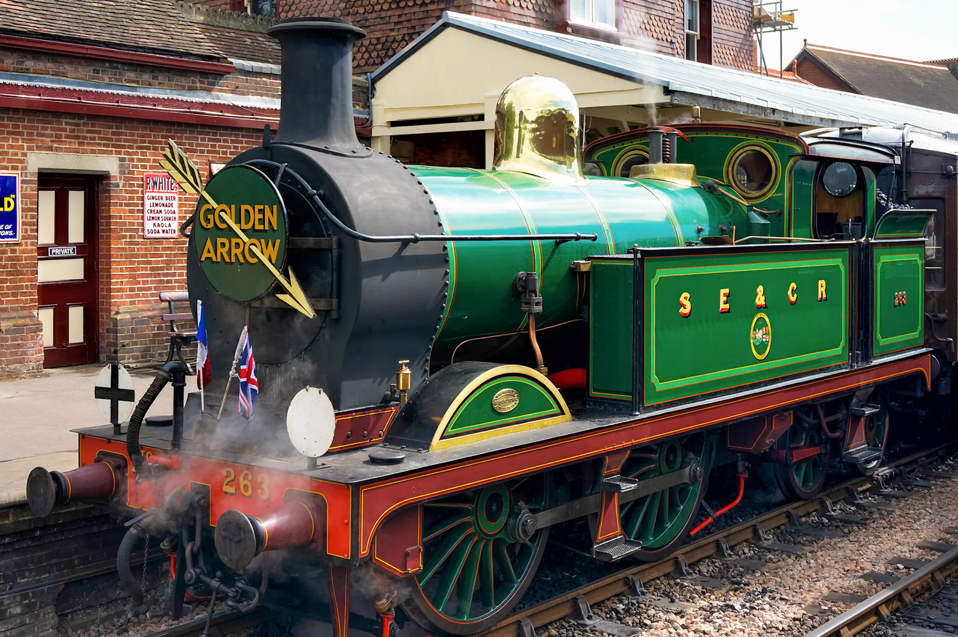 Golden Arrow at Sheffield Park Station